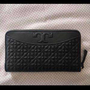 NWT Black Tory Burch Wallet